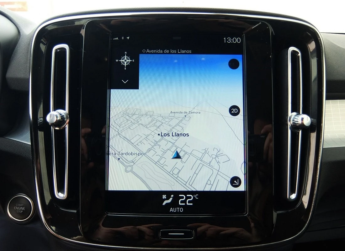 VOLVO XC40 T4 2.0 190 cv GEARTRONIC- AUTO -MOMENTUM-