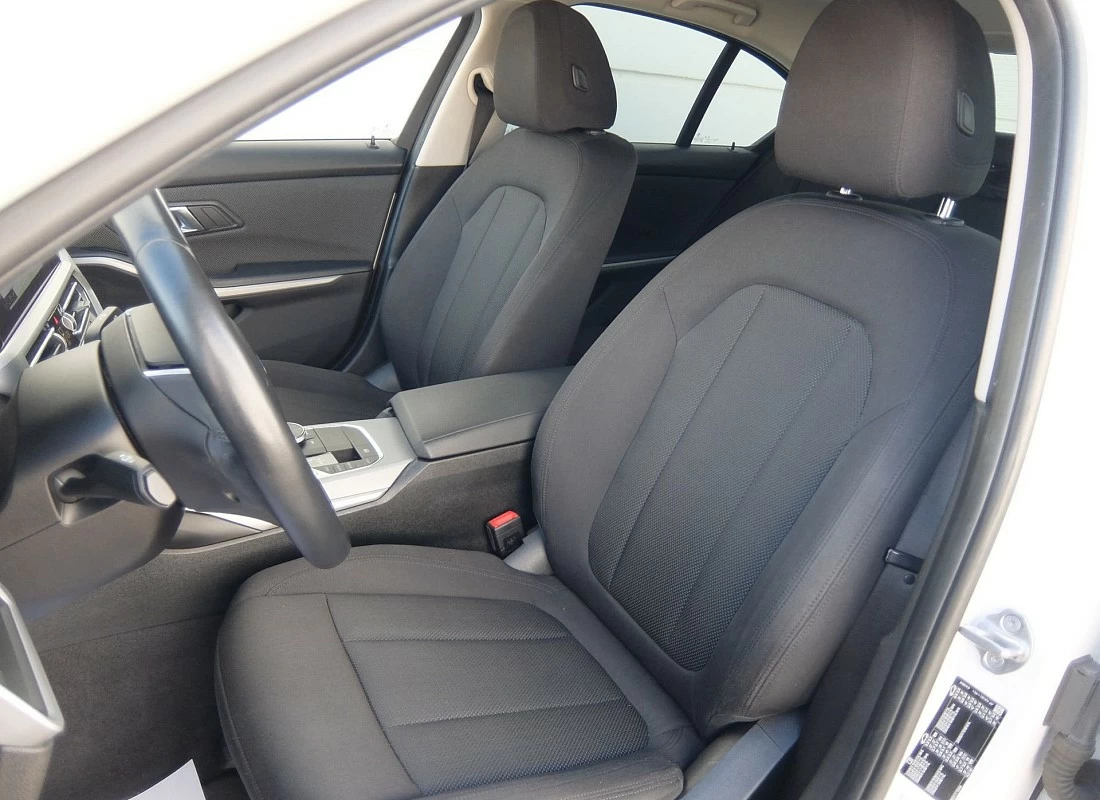 BMW 318D 150 cv AUTO - nuevo modelo + PAQ EXCLUISVE + CÁMARA + APARC AUTO