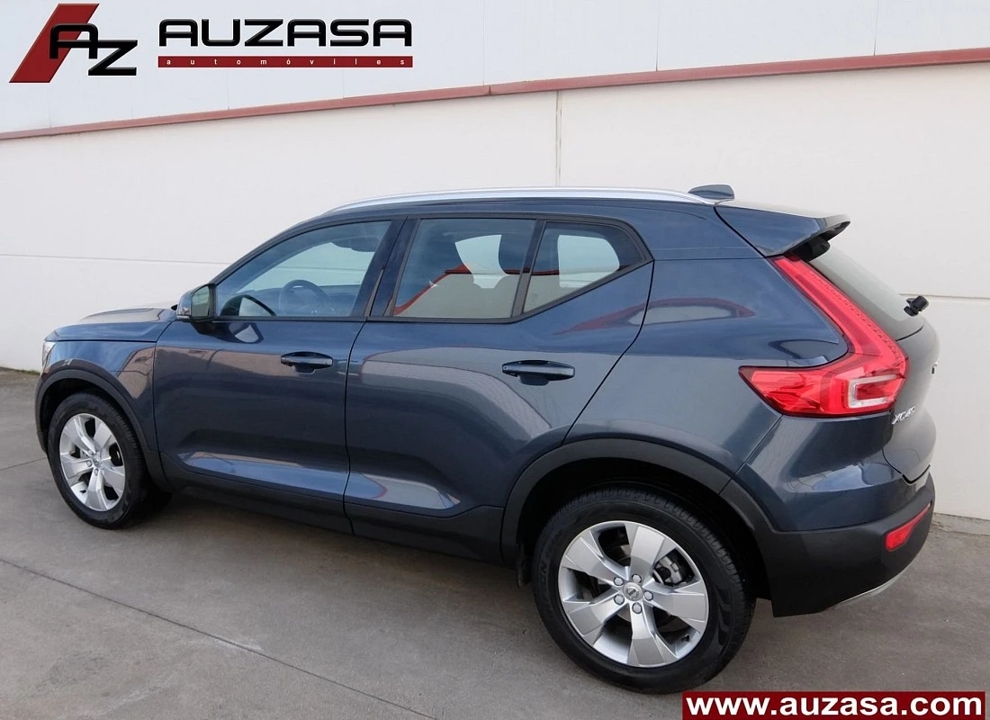 VOLVO XC40 T3 163 cv AUTO Momentum PRO