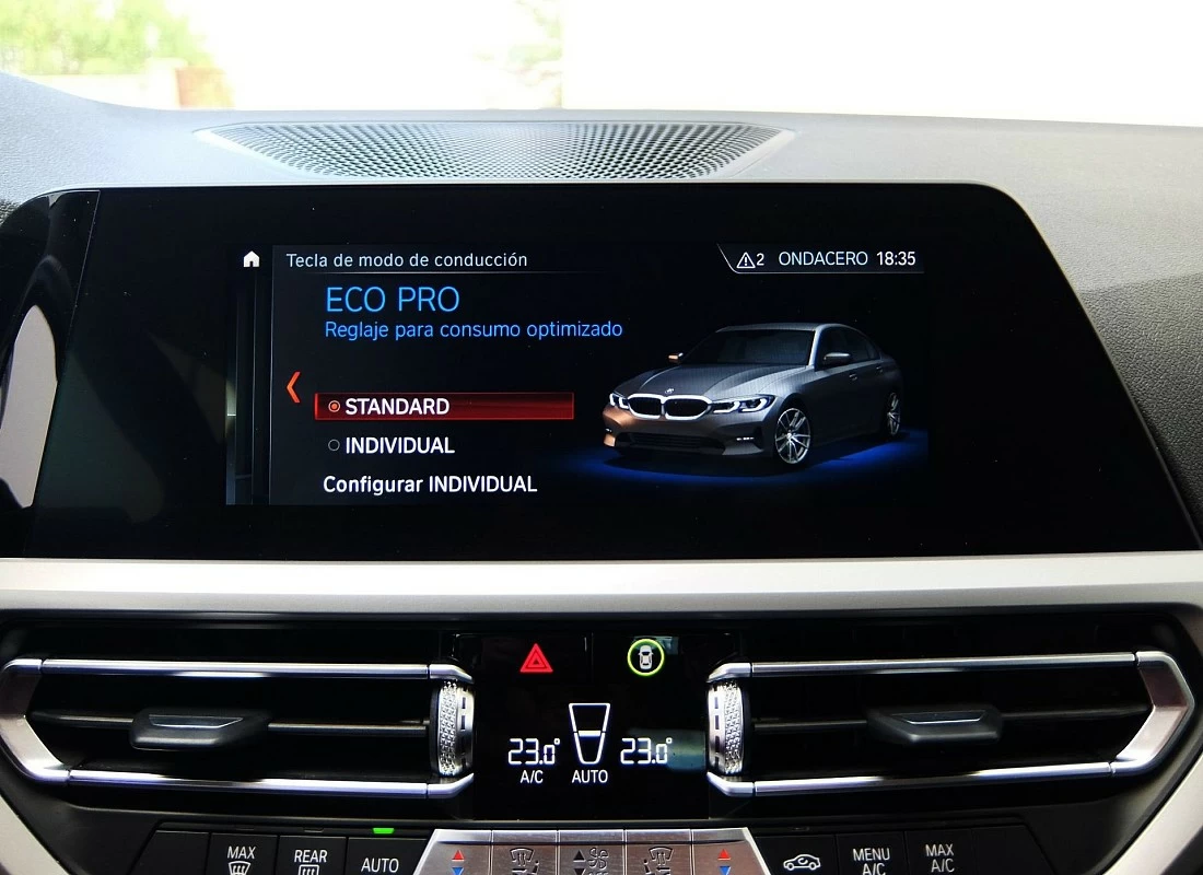 BMW 318D 150 cv AUTO - nuevo modelo + PAQ EXCLUISVE + CÁMARA + APARC AUTO
