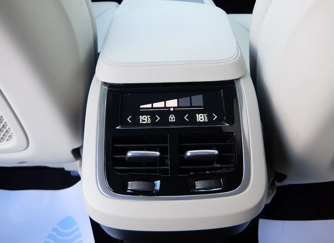 VOLVO XC90 B5 D 235 AWD 4x4 AUTO 7 plazas BUSINESS PLUS -HIBRIDO Diesel