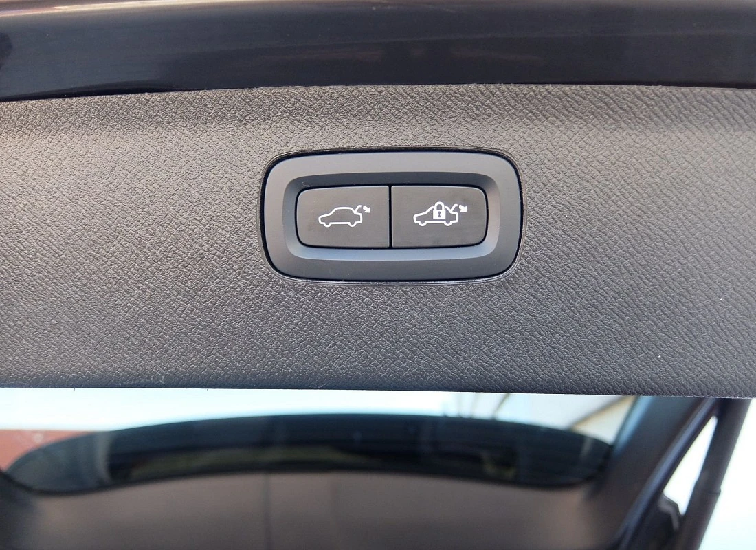 VOLVO XC90 B5 D 235 cv AWD AUTO 7 plazas- BRIGHT
