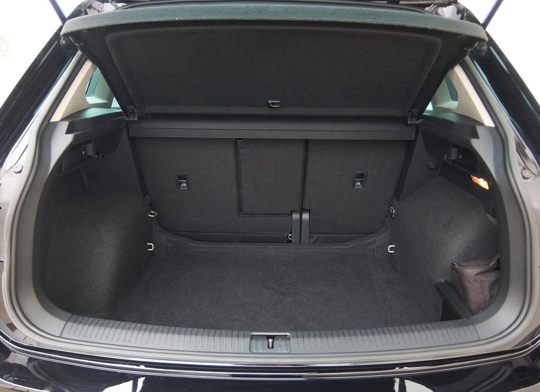 VOLKSWAGEN TIGUAN 2.0TDI 150 cv AUTO DSG Pack Deport R-LINE