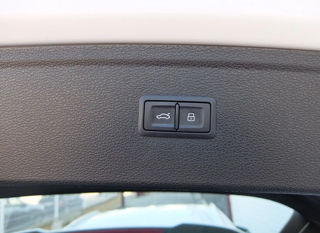 AUDI Q5 40TDI 204 CV QUATTRO-ULTRA S-Tronic - S-LINE Edition AUDI Q5 40TDI 204 CV QUATTRO-ULTRA S-Tronic - S-LINE Edition