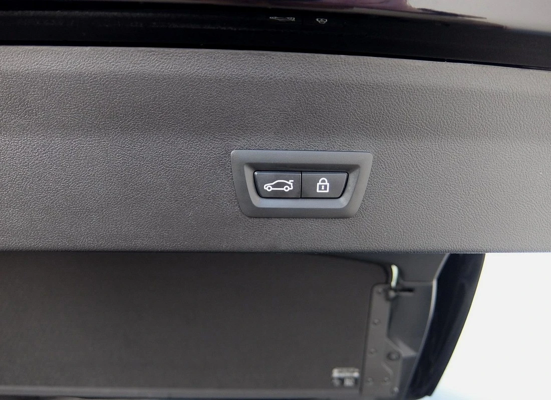 BMW X4 2.0D 190 cv X-DRIVE AUTO -PACK M + Pack BLACK LINE Design + TECHO - ECO