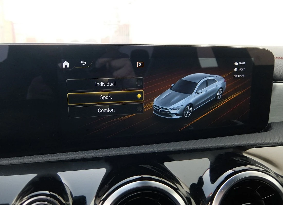 MERCEDES CLA 200 163 cv -PACK AMG