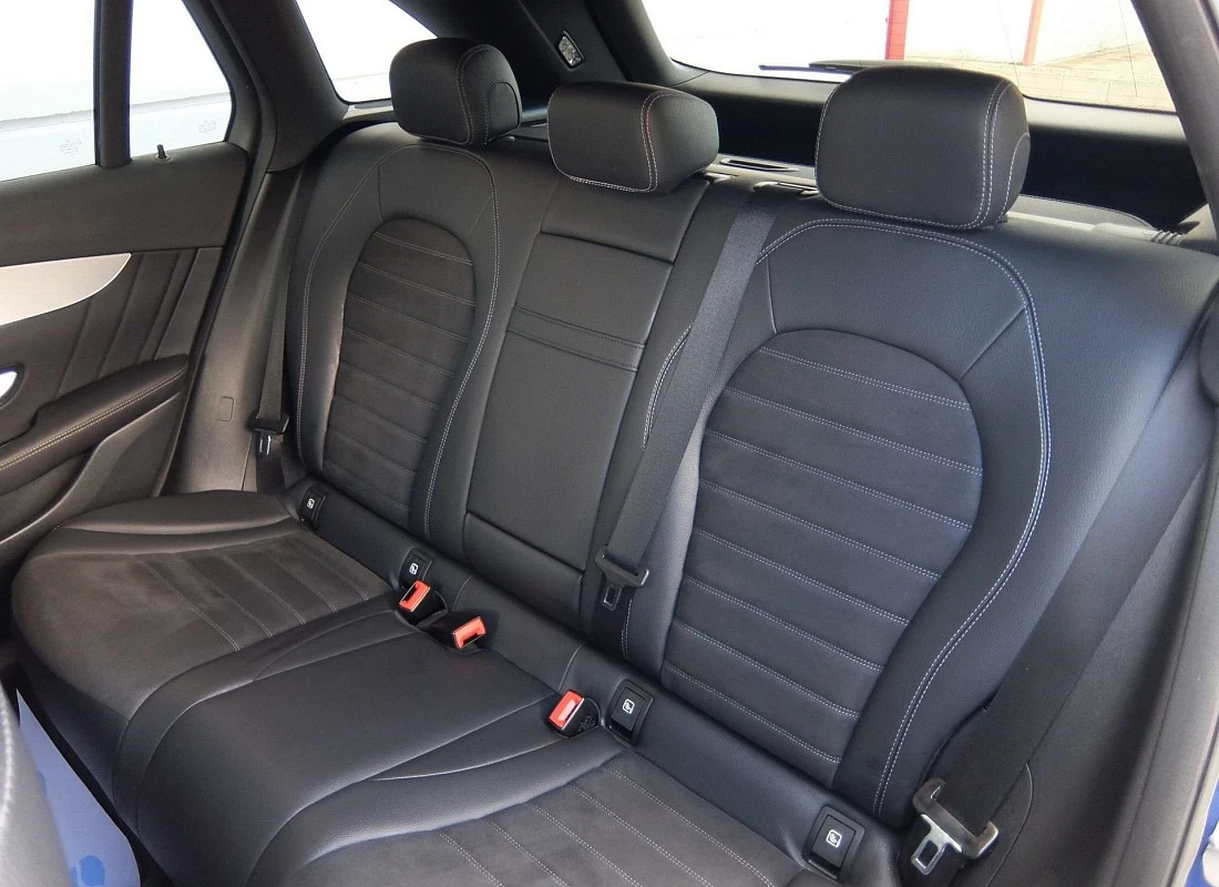 Mercedes GLC 200d 163 cv 4MATIC 4x4 AUTO - Pack AMG + Pack Diseño BLACK NIGHT