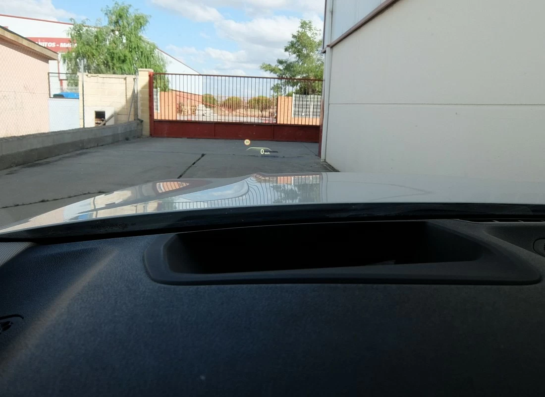 BMW 318D 150 cv AUTO - nuevo modelo + PAQ EXCLUISVE + CÁMARA + APARC AUTO