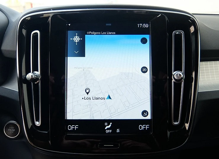 VOLVO XC40 T3 163 cv AUTO Momentum PRO