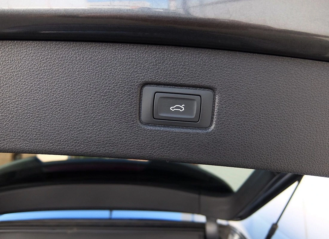 AUDI Q7 45 TDI 232 cv QUATTRO TIPTRONIC 7 plazas -S-LINE EDITION + Techo + Susp.Neumatica ECO AUDI Q7 45 TDI 232 cv QUATTRO TIPTRONIC 7 plazas -S-LINE EDITION + Techo + Susp.Neumatica ECO