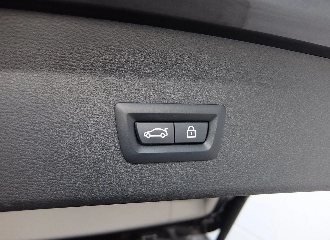 BMW X1 18I 140 cv sdrive AUTO pack ADVANTAGE + Techo 2021