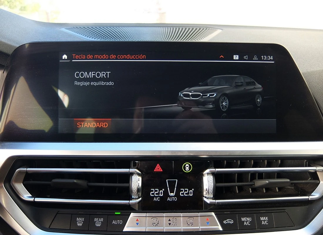 BMW 318d 2.0d 150 cv AUTO 4p- ECO Pack SPORT Line + BLACK Design