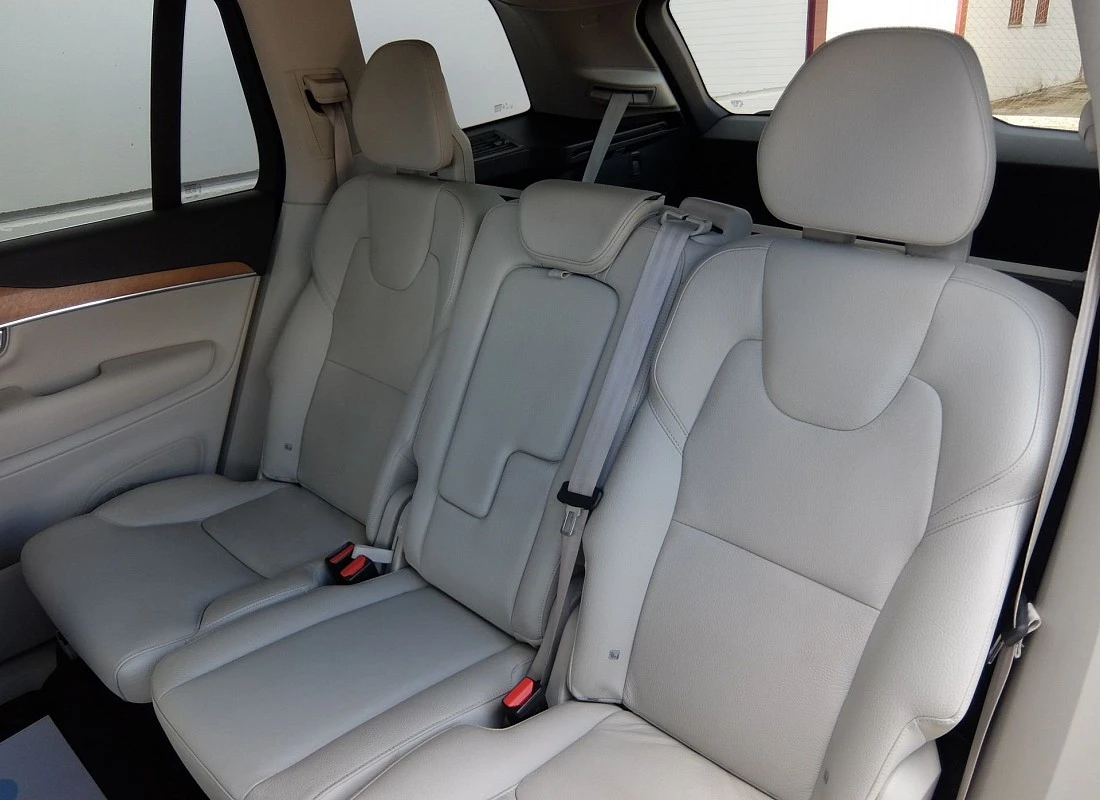 VOLVO XC90 B5 Diesel 235 cv AWD 4x4 AUTO -7 plazas MOMENTUM PRO + Extras VOLVO XC90 B5 Diesel 235 cv AWD 4x4 AUTO -7 plazas MOMENTUM PRO + Extras