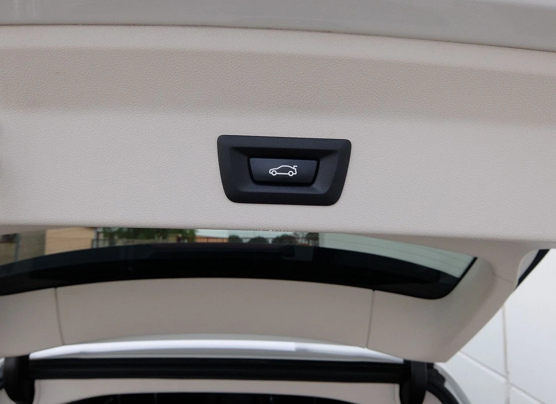 BMW X3 2.0d 190 cv X-Drive 4x4 AUTO - Pack X-LINE + TECHO - ECO BMW X3 2.0d 190 cv X-Drive 4x4 AUTO - Pack X-LINE + TECHO - ECO