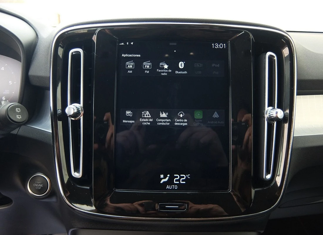 VOLVO XC40 T4 2.0 190 cv GEARTRONIC- AUTO -MOMENTUM-