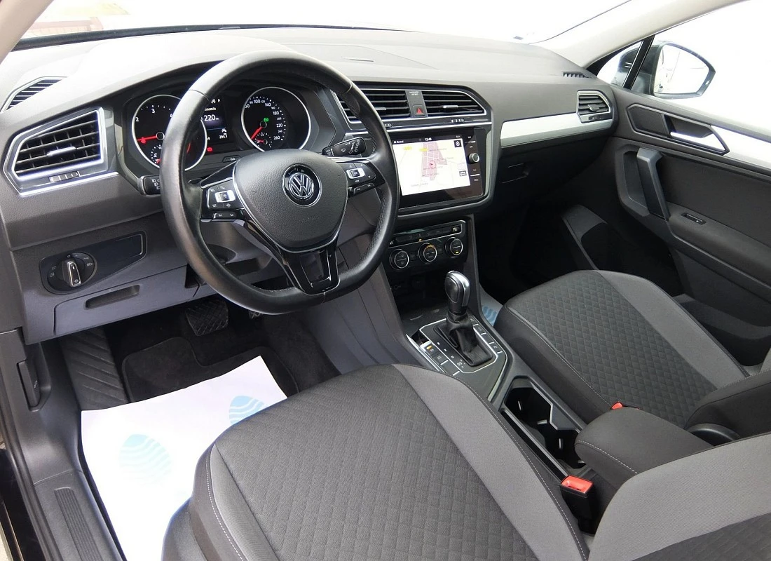 VOLKSWAGEN TIGUAN 2.0TDI 150 cv AUTO DSG Pack Deport R-LINE