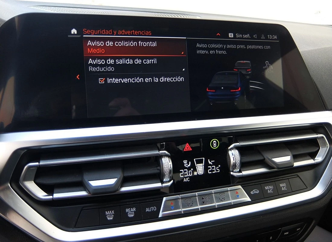 BMW 318d 2.0d 150 cv AUTO PACK M + BLACK DESIGN BMW 318d 2.0d 150 cv AUTO PACK M + BLACK DESIGN