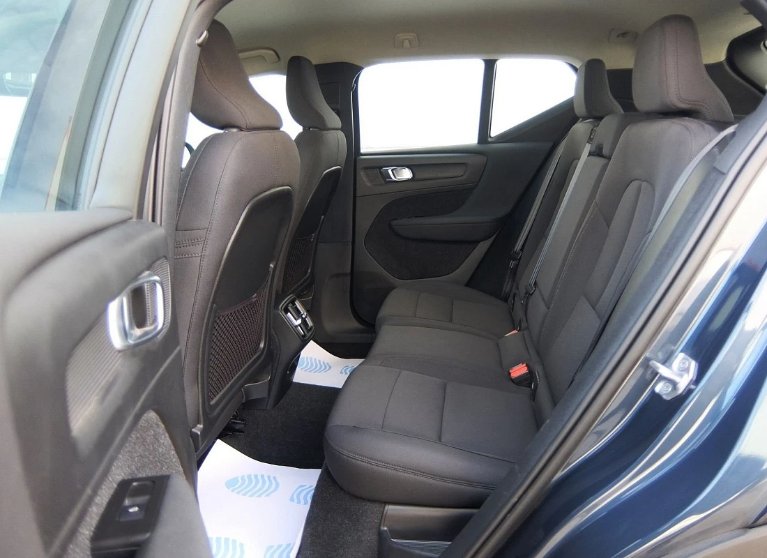 VOLVO XC40 T3 163 cv AUTO Momentum PRO